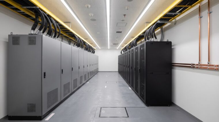 データセンターの電気設備イメージ・UPS／蓄電池室（AI生成イメージ）